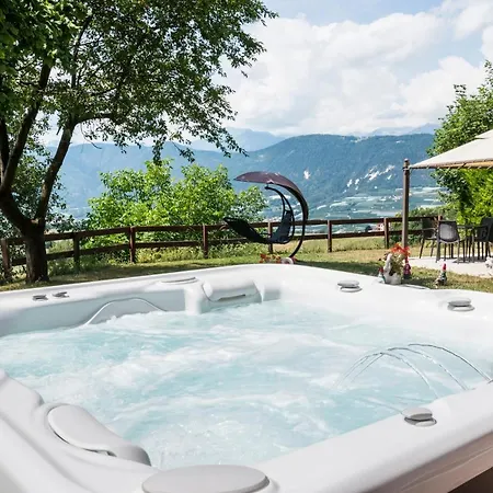 Hotel Bucaneve